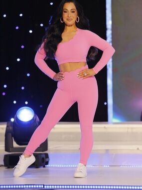 High-Waist Scallop Pink Leggings - Seamless Fit